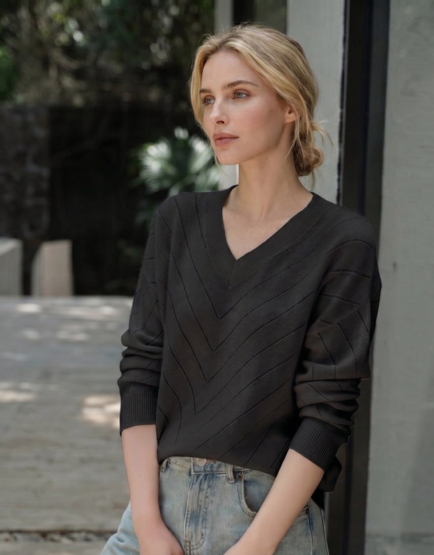 SILK MAGNOLIA - Cashmere pointelle V neck Jumper