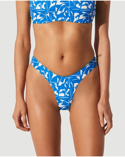 Form and Fold - The 90s Staple Bottom