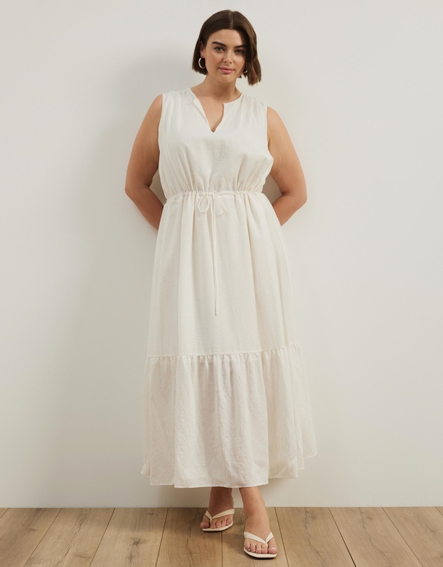 Atmos&Here Curvy - Verity Tiered V Neck Maxi Dress