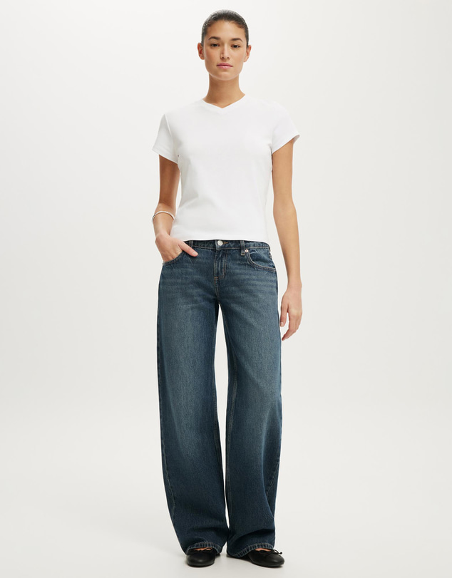 Cotton On - 90s Baby V-Neck Tee