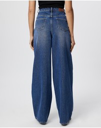 Calli - Pleat Wide Jeans