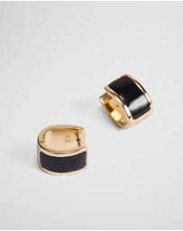 Country Road - Ivy Huggie Earring