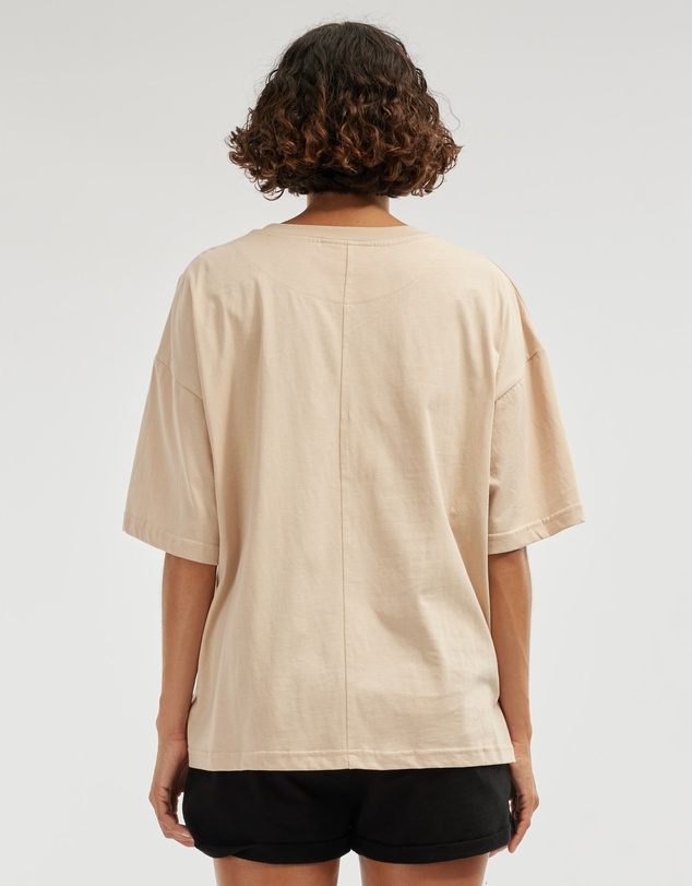 Amelius - Leah Boyfriend Tee
