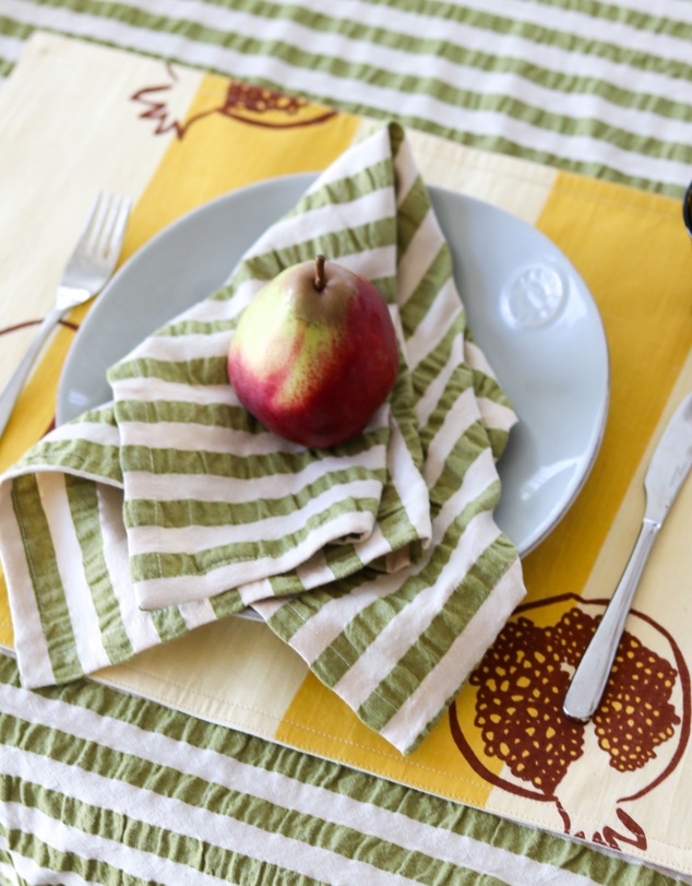 Mosey Me - Winter Fruit Placemat Set