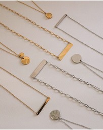 Zahar - Engravable Child Bar Necklace