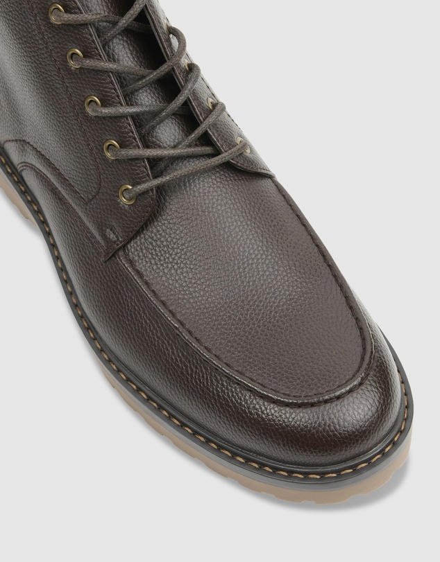 yd. - Travis Chukka Boot