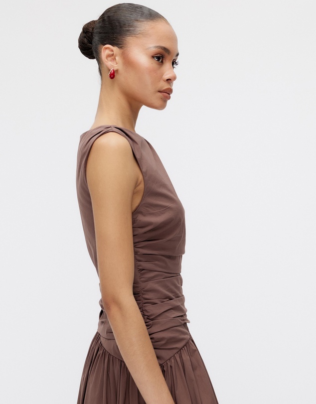 Minima Esenciales - Lyris Drop Waist Maxi Dress