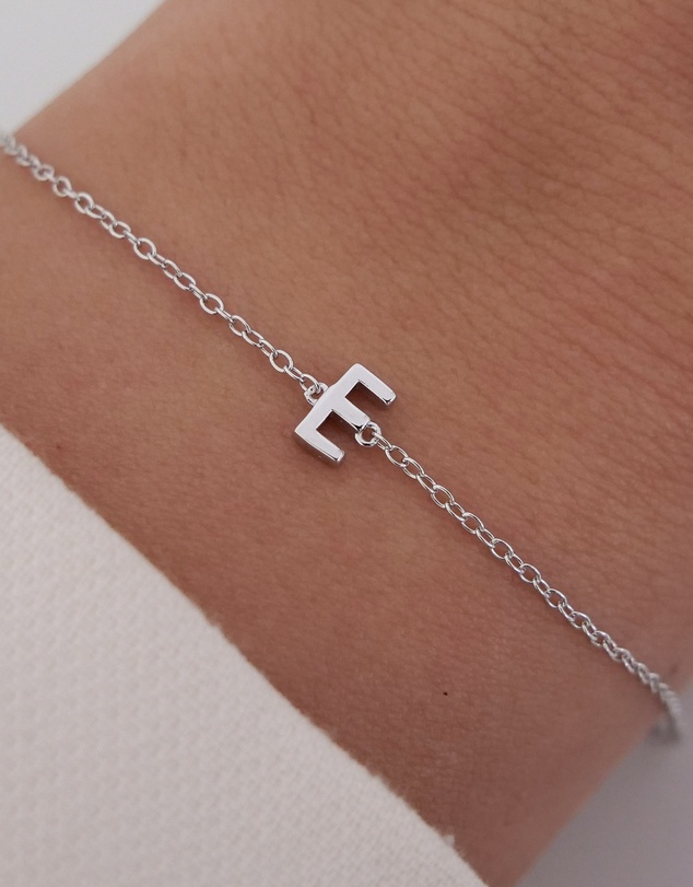 The Silver Collective - Petite A-Z Letter Bracelet Silver - E