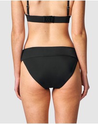 UNE PIECE - Classic Sassy Cheeky Bikini Bottom