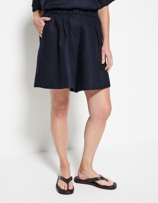 Commonry - Lucie Short