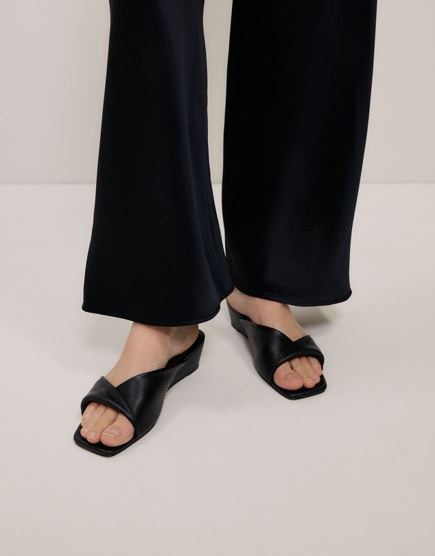 Trenery - Salva Wedge Mule in Black