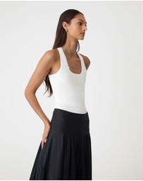 Forcast - Valentine Scoop Neck Tank