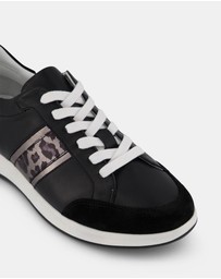 Miss Sofie - Idle Sneakers