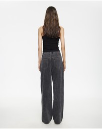 Lioness - Divine Jeans - ICONIC EXCLUSIVE