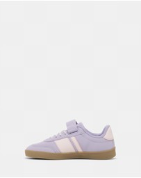 Kicks - Kennedy