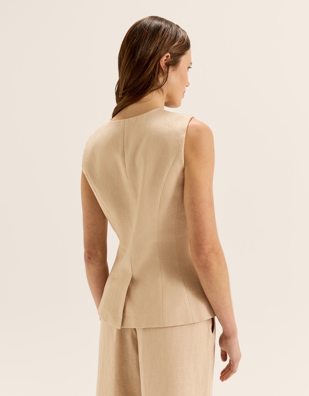 Review - Anya Vest