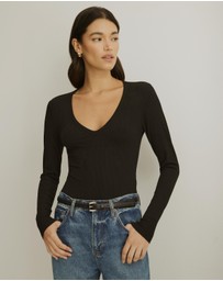 Atmos&Here - Long Sleeve V-Neck Tee
