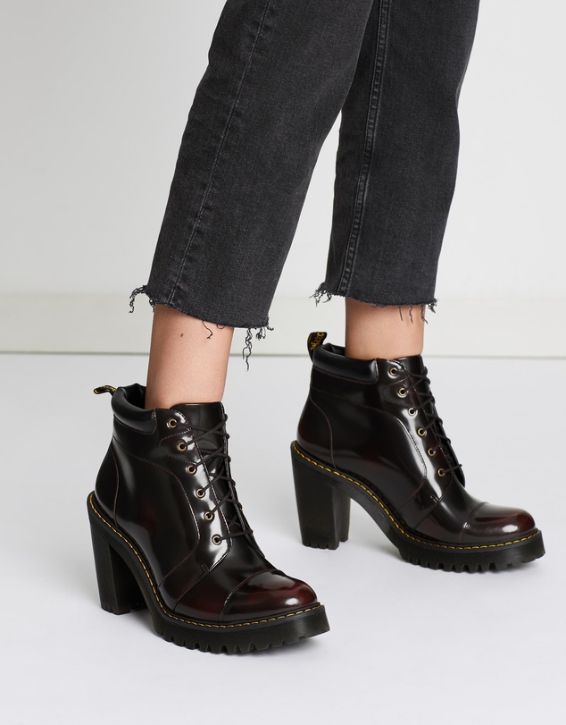 Dr Martens - Womens Averil 6-Eye Padded Collar Boot