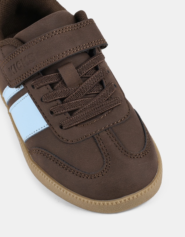 Kicks - Kennedy