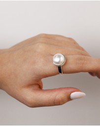 Von Treskow - Round Pearl Ring (12MM)