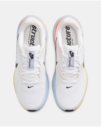 Nike - Structure 26 - Men's