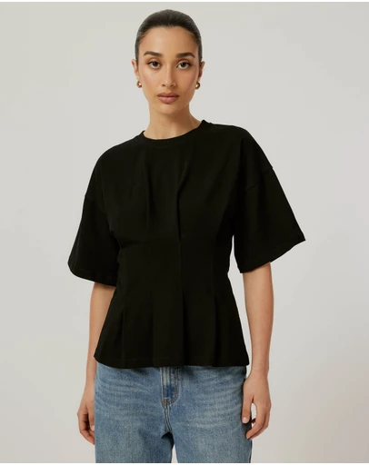 Calli - Tucked T-Shirt