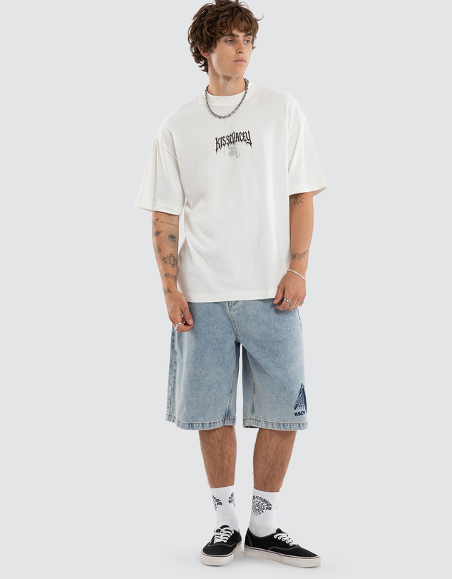 Kiss Chacey - Chapter Street Tee