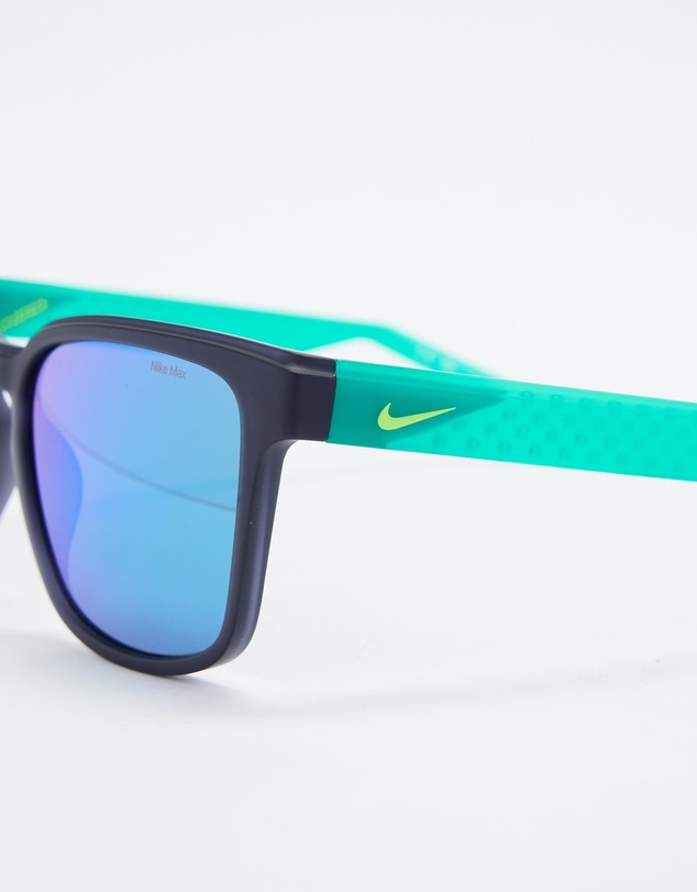 Nike - Sun Livefree Iconic EV24012