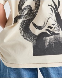 Wrangler - Dark Minds Slouch Tee