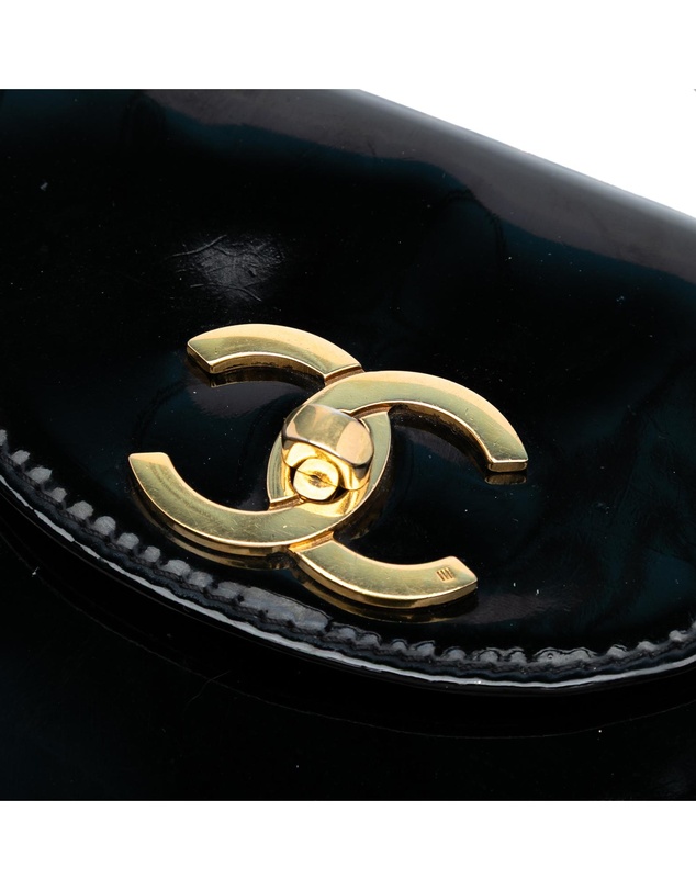 Chanel - Pre-Loved CC Patent Flap Crossbody