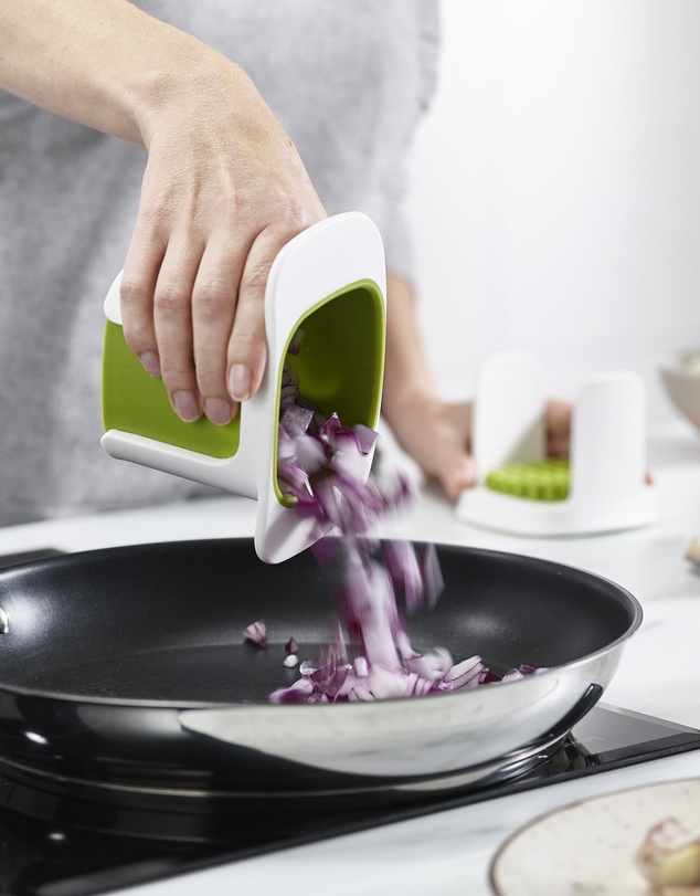 Joseph Joseph - ChopCup™ Vegetable Chopper (White)