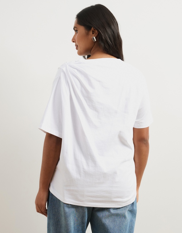 Atmos&Here Curvy - Romy Tuck Details Tee