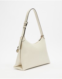 GUESS - Kassie Hobo