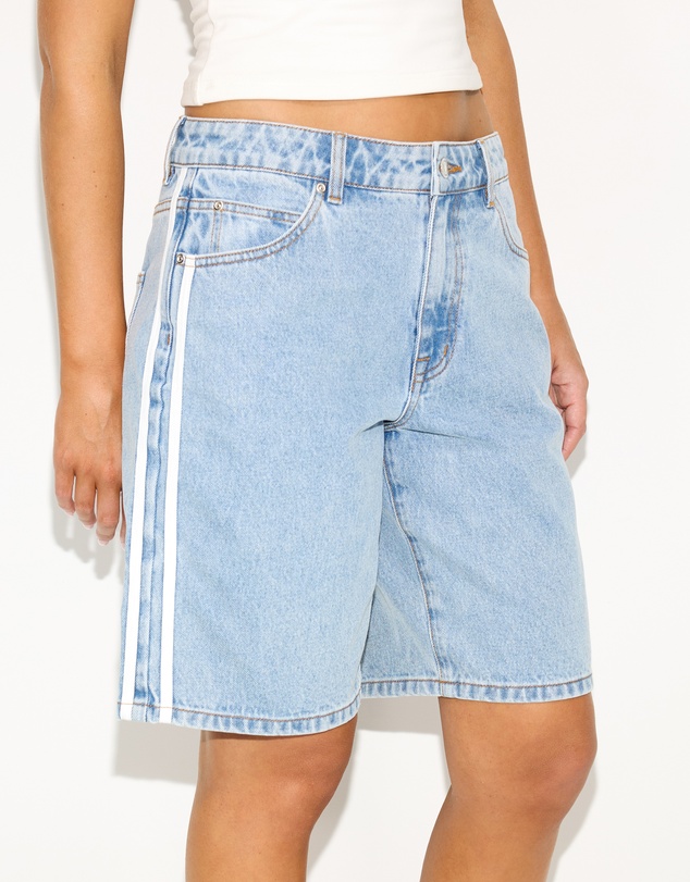 Dazie - Arezzo Relaxed Boyfriend Shorts