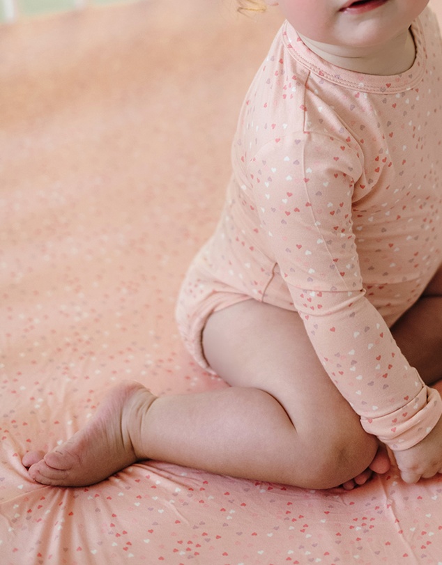 Kynd Baby - Fitted Cot Sheet in Pink Heart