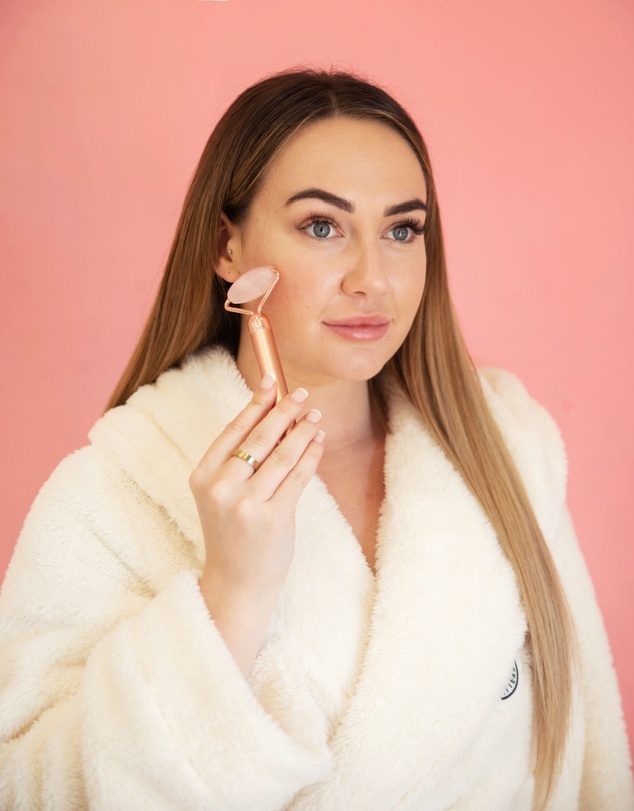 Kahlia Skin - Rose Quartz Vibrating Beauty Roller