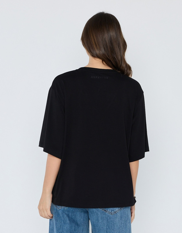 ALEXANDRA - Baltis V-Neck T-Shirt Black