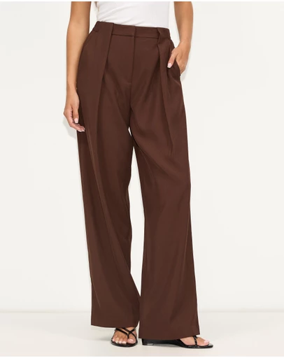 Dazie - Own It Pleated Tailored Pants