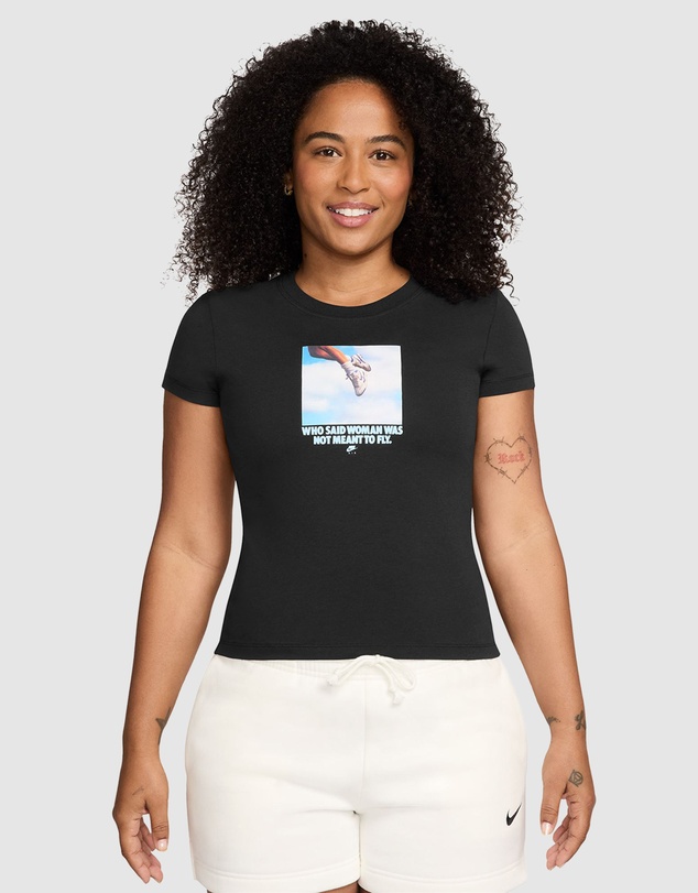 Nike - NSW SS Tee IWD Photo