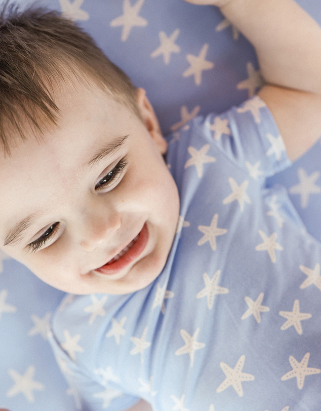 Kynd Baby - Fitted Cot Sheet in Star Fish Blue