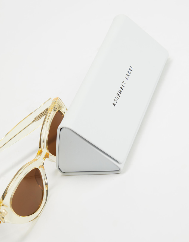 Assembly Label - Frame 10 Cat Eye Sunglasses