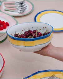 In The Roundhouse - Yellow & Blue Soft Scallop Dining Set