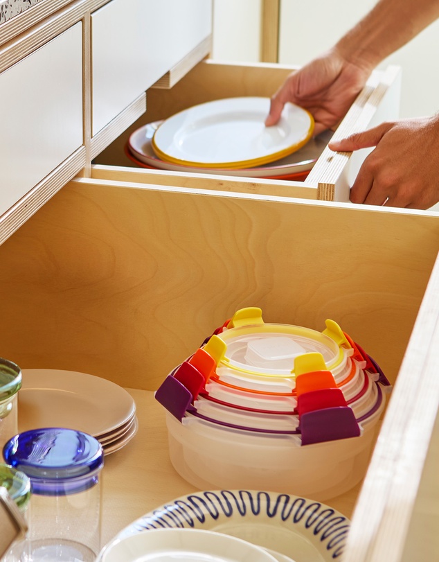 Joseph Joseph - Nest™ Lock 4-piece Round Multi-size Storage Container Set (Multicolour)
