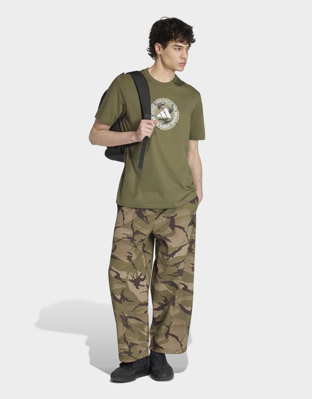 adidas Sportswear - CAMO CIRCLE GRAPHIC T-SHIRT Mens