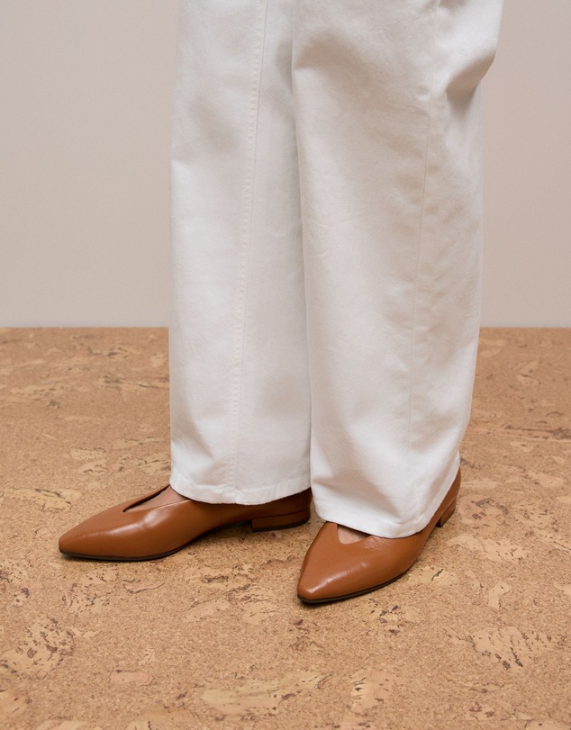 Trenery - Cendre Flat in Dark Camel