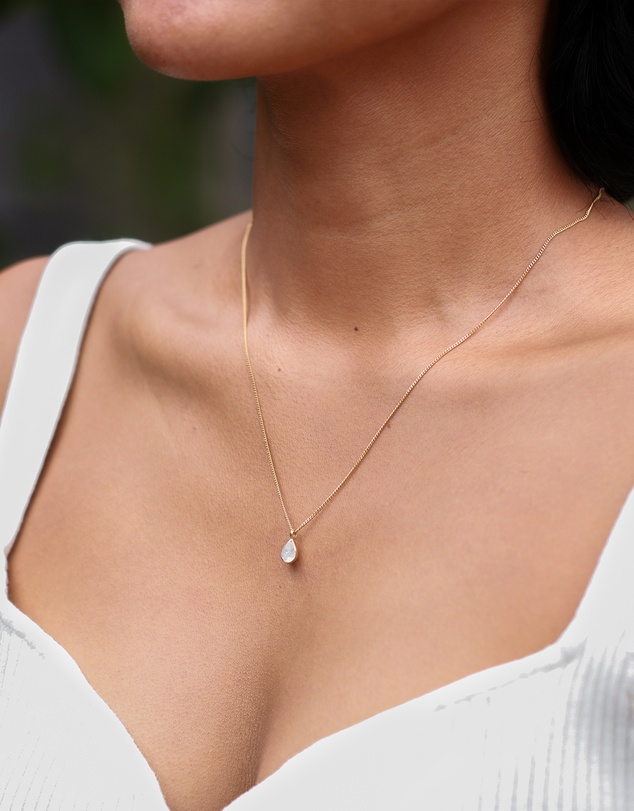 Elli Jewelry - Moonstone Teardrop Necklace in Gold-Plated 925 Silver