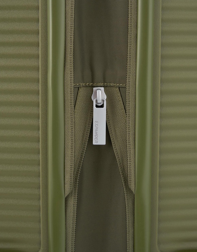 American Tourister - Curio Book Opening Medium (68 cm)