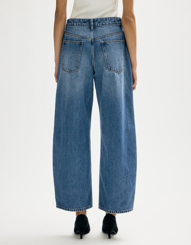 Minima Esenciales - Quentin Mid Rise Barrel Leg Jeans