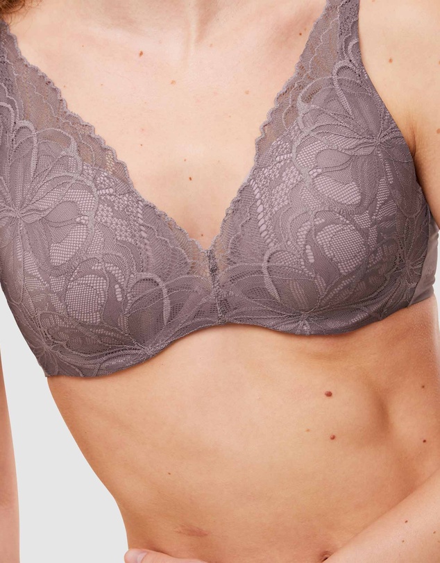 Triumph - Body Make-Up Illusion Lace Wire Padded Bra