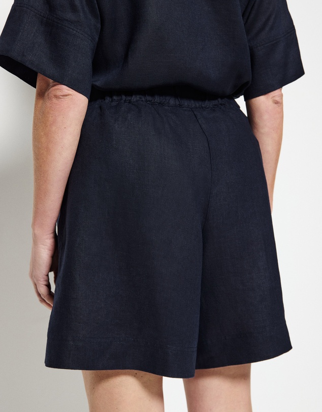 Commonry - Lucie Short